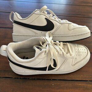 Nike Court Borough Low 5.5 Youth